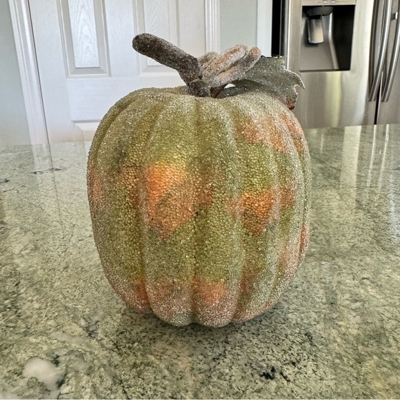 Halloween Plastic Pumpkin Decorations 7” - Picture 4 of 4